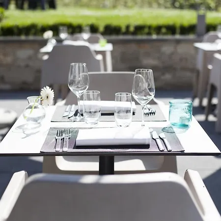 O Restaurant فندق دربي